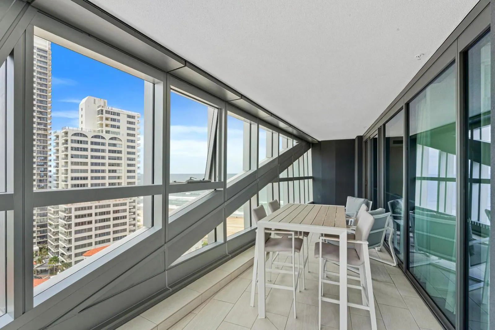 Jewel Private Beachfront Residences Gold Coast Apartamento