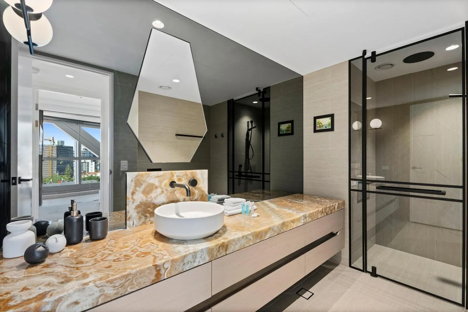 Jewel Private Beachfront Residences Gold Coast Apartamento